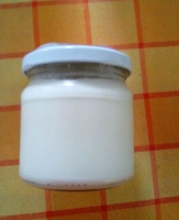 Jogurt sladký vanilka ve skle 	
